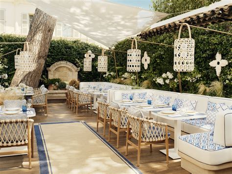 louis vuitton restaurant st tropez.